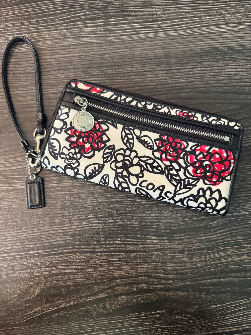 COACH POPPY MULTI COLOR CANVAS PRINT ZIPPERED WRISTLET